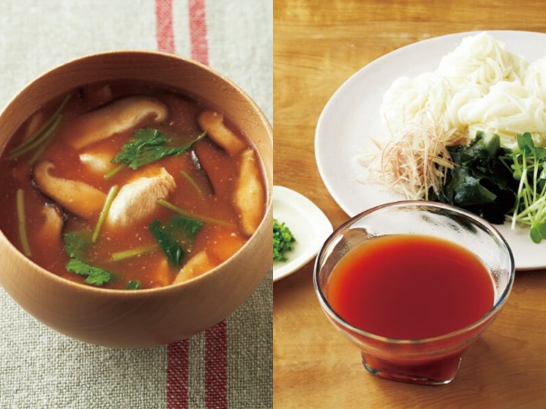 トマト麺つゆそうめん(左)と鶏肉とシイタケのトマト味噌汁。トマトジュースのうまみをだしとして料理に活用
