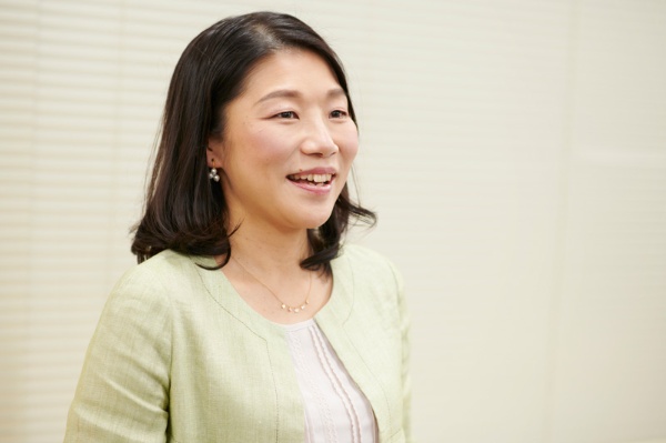 「日本では治験の事務手続きが本当に大変なんです」とアガサ代表取締役社長、鎌倉千恵美さん