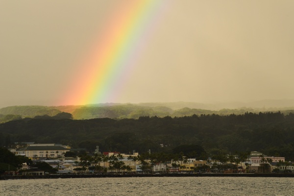 「僕がハワイに滞在するときは、よく虹に遭遇します。これほどくっきりと美しく見えるのも珍しくて興奮しました」（三好さん）