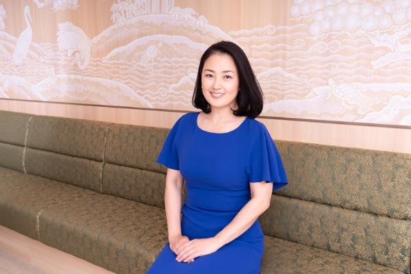 村山陽子さんは、貿易会社「PHILIA」代表取締役で、銀座のクラブ「榑沼（くれぬま）」のオーナーママも務める
