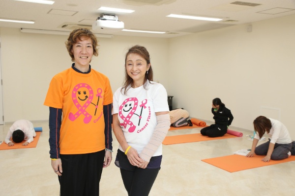 キャンサーフィットネスの活動を共に支える理事の杉本亮子さん（左）と広瀬さん