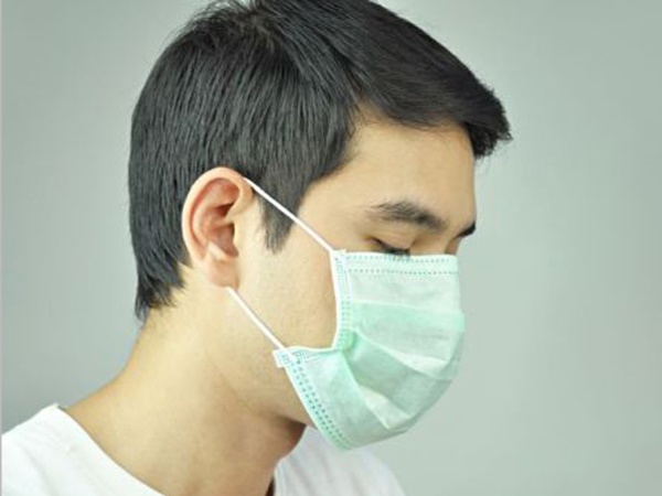 感染拡大への不安から、店頭ではマスクが品薄状態に。(C)kritchanut-123RF