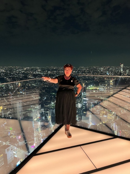 渋谷スクランブルスクエアの屋上、SHIBUYA SKYの夜。ナイスな展望設計は、もはや渋谷の新名所だ