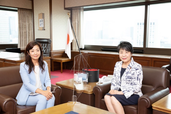 2021年6月某日、上川陽子法務大臣が弁護士・菊間千乃さんによる1時間に及ぶインタビューに答えた