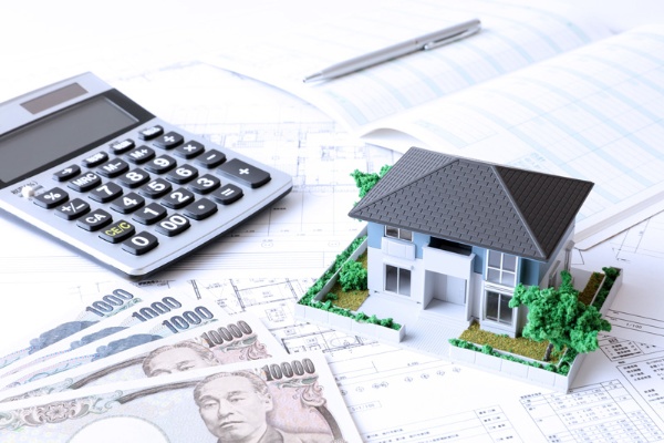 住宅ローンの借り換えは、価格.comや金融機関のサイトなどでシミュレーションができる