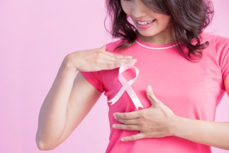 日本人女性を対象にした大規模調査で、飲酒と乳がんの関係が明らかになった（写真はイメージ＝123RF）