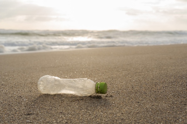 「日々の生活の中で、プラスチックを減らすことはできる」（中嶋さん）、写真はイメージ
