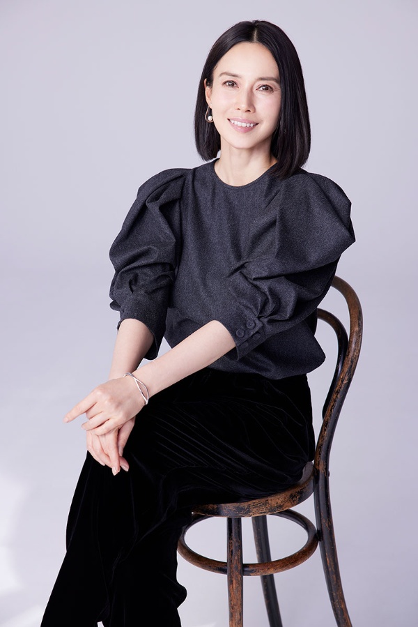 中谷美紀 年齢にとらわれず誰もが平等な社会が理想 日経xwoman 中谷美紀 年齢にとらわれず誰もが平等な社会が理想 日経xwoman