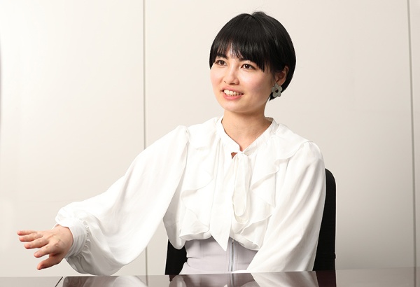 「共育て社会」について話す田中れいかさん
