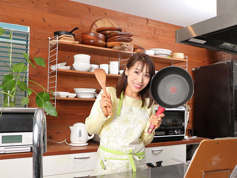 みきママページ ランチは焼き鳥丼です！】 . . . レンチンおひたしとオイスターソース