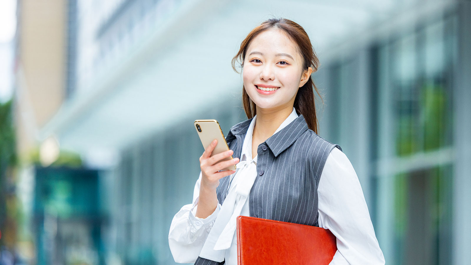 3位EY、2位ゆうちょ銀行、1位は？女性が活躍する会社ランキング