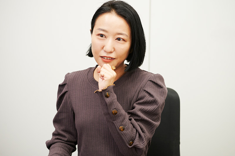 フリーランス編集者・ライターの藤原綾さん。霧島と東京を行ったり来たりしながら仕事を続けている