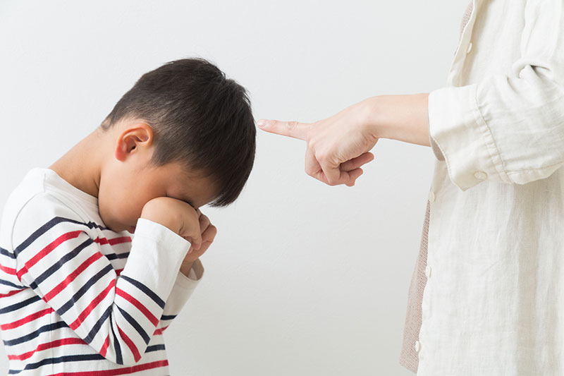 「子どもに厳しく」は叱ることではない 5歳までにしたい接し方 | 日経ウーマン