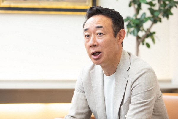 「2025年6月までに、役員クラスの女性比率を11%に、管理職の女性比率を22%に引き上げたい」