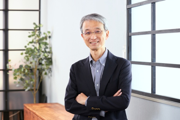 <b>野尻哲史(のじり・さとし)</b>さん<br> エコノミスト・フィンウェル研究所代表<br> 1959年生まれ、岐阜県出身。一橋大学卒業後、国内外の証券会社調査部、資産運用会社などに勤務。定年を機に合同会社フィンウェル研究所設立。資産の取り崩し方、地方都市移住など、退職後の生活に関する提言を行っている。行動経済学会・日本FP学会・日本アナリスト協会検定会員。『老後難民 50代夫婦の生き残り術』(講談社+α新書)など著書多数