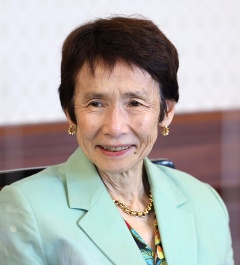 石倉 洋子さん