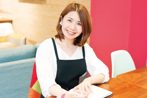 坂野嘉実さん（34歳） 看護師、美容専門学校講師、キャンドル浄化セラピスト