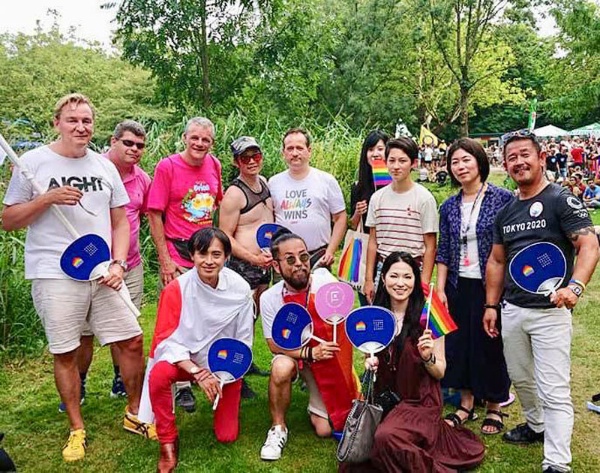 2019年7月、アライの友人と「プライドアムステルダム」のパレードに参加。現地在住の日本人と一緒に歩かせてもらった