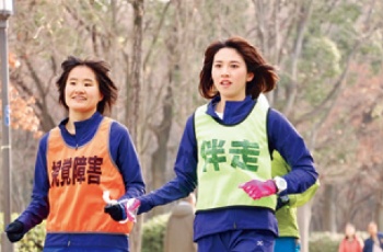 東京パラリンピックを一緒に目指す井内菜津美選手と