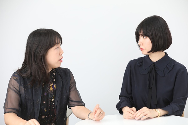 『夏物語』について熱く語り合った著者の川上未映子さんと日経xwoman 総編集長の羽生祥子の画像