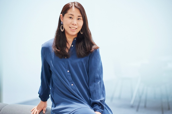 hey取締役の佐俣奈緒子さん。2020年10月に第3子を出産した