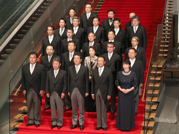 男性が圧倒的な多数を占める日本の内閣（2019年9月11日）