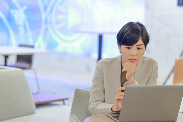 気分屋上司にマウント気質の同僚 振り回されない方法 日経xwoman 気分屋上司にマウント気質の同僚 振り回されない方法 日経xwoman