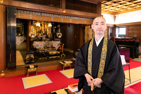 オンライン傾聴を行ってくれた、神谷町光明寺の僧侶、木原さん