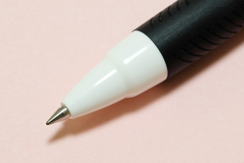 インクの特性に合わせて最適化されたペン先