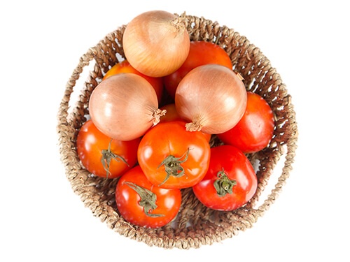 玉ねぎとトマトは抗酸化力の高い食材 (C) PIXTA