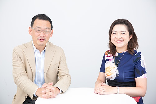 精神科医・西多昌規さん（左）、朝6時代表取締役社長・池田千恵さん（右）