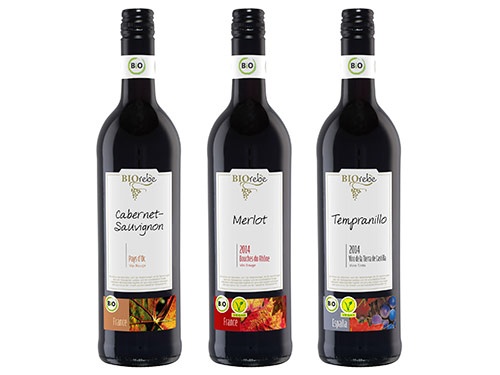 ビオワイン3種。左から、「ビオレーベ カベルネソーヴィニョン」「ビオレーベ メルロー」「ビオレーベ テンプラニーリョ」（各780円）。