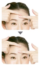 <b>指の動き：3<br>指を上下に開く</b><br>頬や額やこめかみ、眉間などは指を上下に押し広げながら探す。部位の面積に応じて指を動かす範囲を変え、ていねいに触れていく。