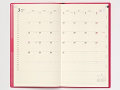 月曜はじまりの月間ページ。左側に１カ月のタテ型カレンダーと、見開き下にメモ＋ToDoリスト欄もある。