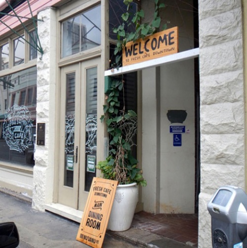 Nuanu Avenueにある「Fresh Cafe」というお店