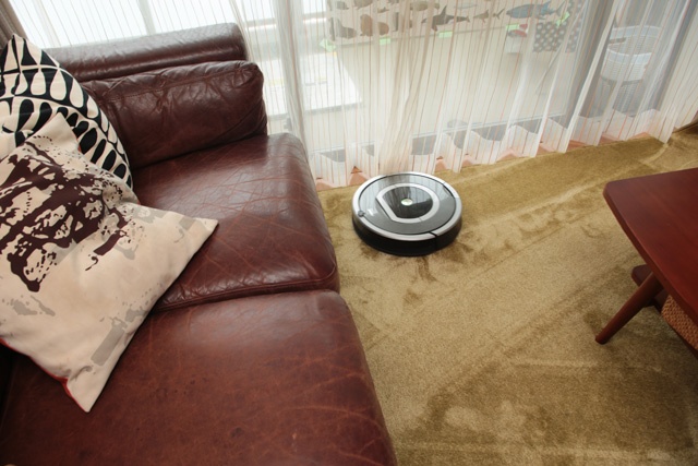 「家の中の平坦な場所は、お掃除ロボットに頼ります」と高木さん