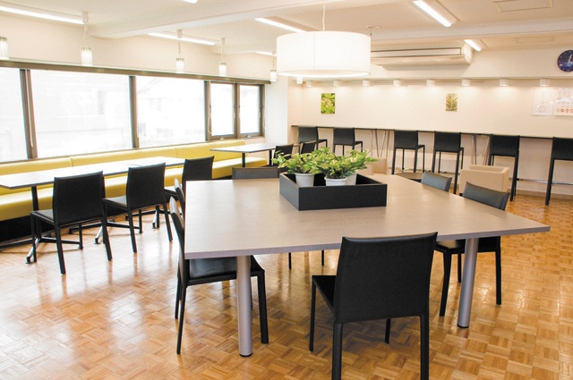 「MIRAI館」に新設した自習室は午後8時まで利用可能