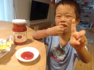 子どもも大好きなトマトケチャップ（写真:麻希子さん）