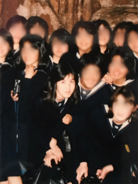 中3の頃の写真。同じ制服を着て同じ教室に机を並べていても、みんなそれぞれに思い通りにならない人生を歩んで行くという当たり前のことをまだ知らなかった頃