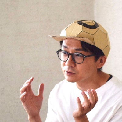 青木亮作さん。国内外のデザイン賞を多数受賞したクリエイティブユニットTENTのプロダクトデザイナーとして幅広く活躍している