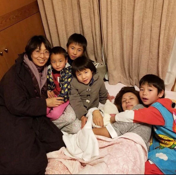 助産院 離島 5児の看護師ママが語る幸せな出産とは 2ページ目 日経xwoman 助産院 離島 5児の看護師ママが語る幸せな出産とは 2ページ目 日経xwoman
