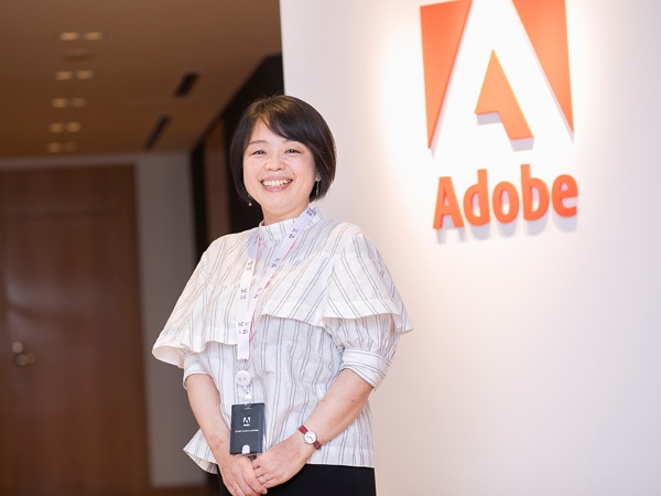 アドビ日本法人　マーケティング本部　本部長（Adobe Express & エデュケーション）小池晴子さん（50歳）