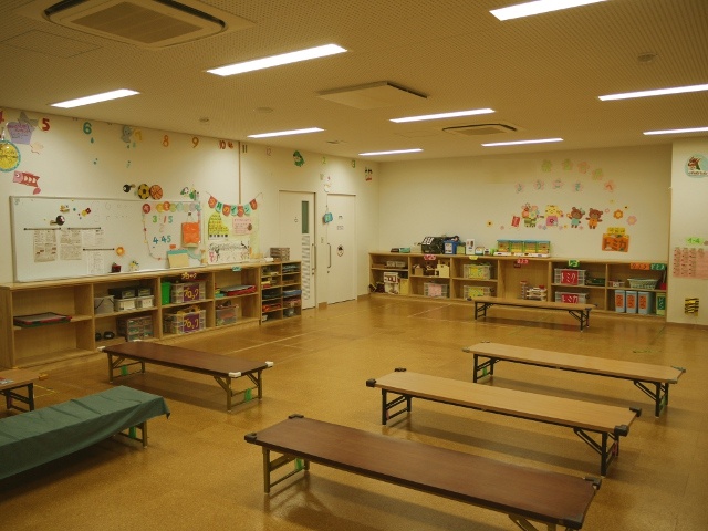 新ＢＯＰ室２。ＢＯＰ児童と学童児童の双方が使う。校庭がオープンするまではこの部屋で遊ぶ