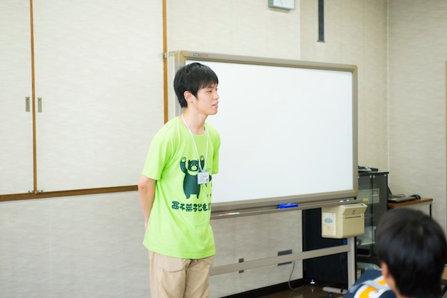 西千葉子ども起業塾塾長を務めるのは千葉大学教育学部の学生をしている梶隼人さん。塾長という役割を通して、教育のあり方について学ぶ機会も多いという