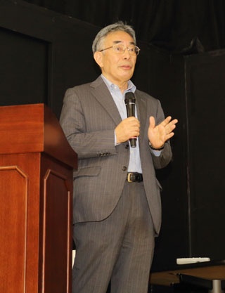 昭和女子大学グローバルビジネス学科長の八代尚宏先生