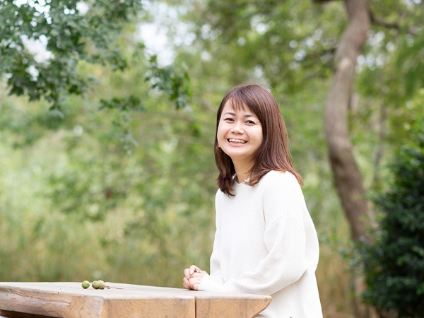 田中 那奈(たなか・なな)さん 2016年にサイボウズへ中途入社し、財務経理部で経理やIR業務を担当。娘の不登校をきっかけに、同社の「サイボウズらしいワクワクする子どもの学び場を創ろう」プロジェクトにも参加し、不登校で悩む親のための活動を模索中。